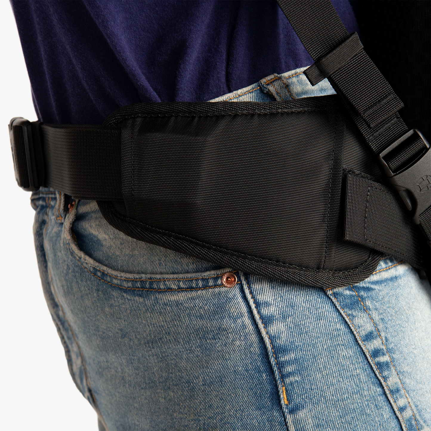 Padded hip belt takes 80% of the weight off your shoulders