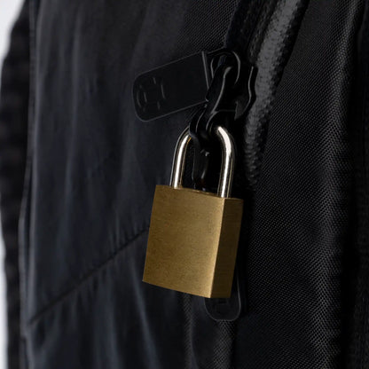 Lockable zippers keep your stuff safe (lock not included)